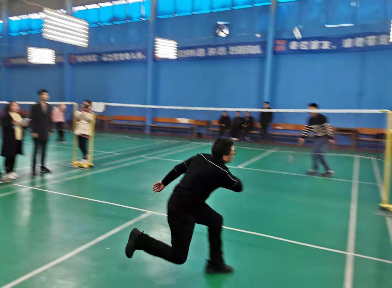 河南藍軟科技有限公司第九屆羽毛球大賽